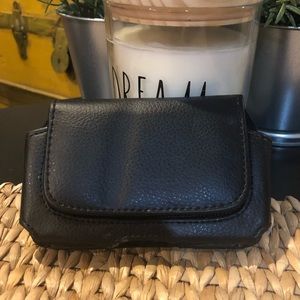 BLACK LEATHER PHONE CASE FOR WAIST
